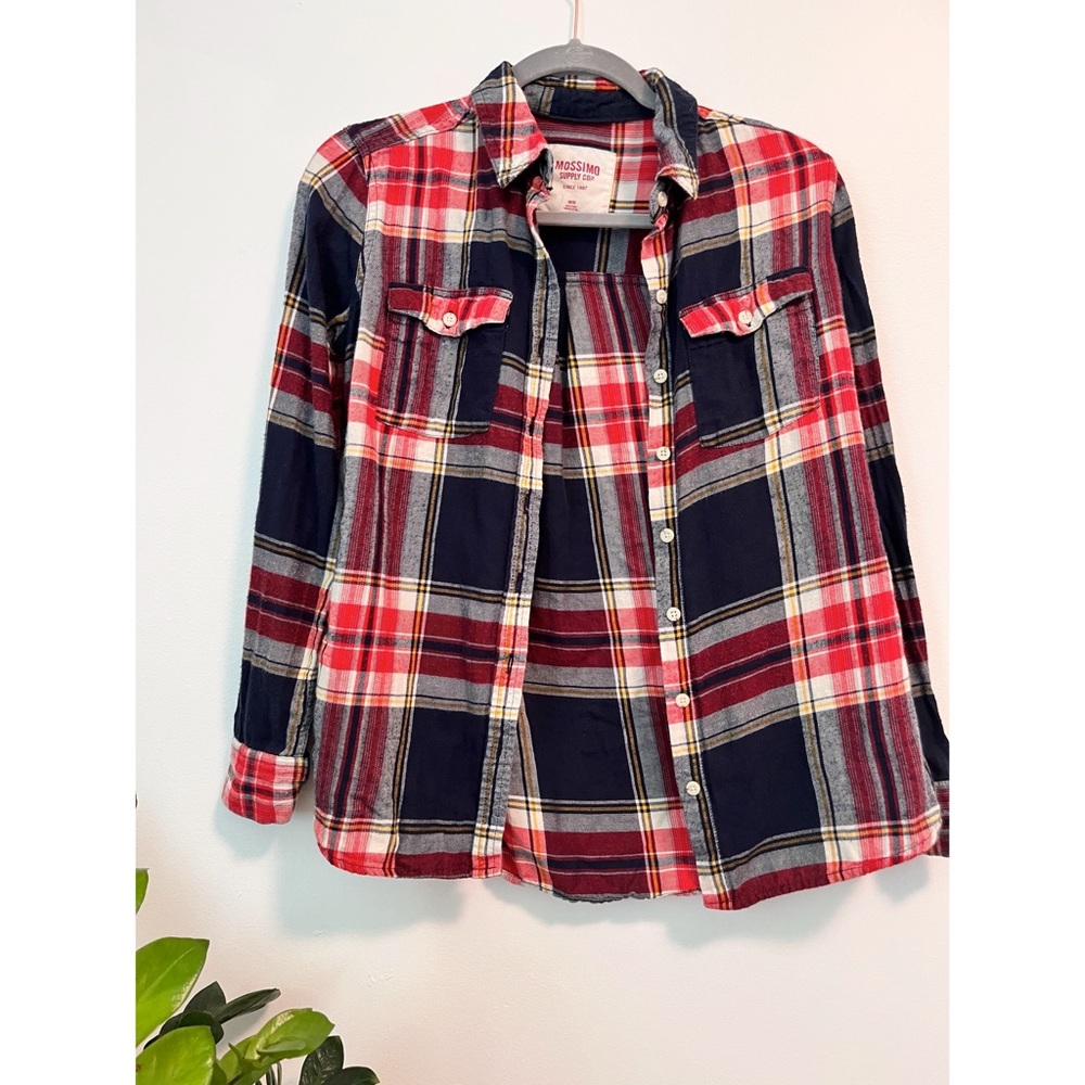 Soft flannel shirt-fits small